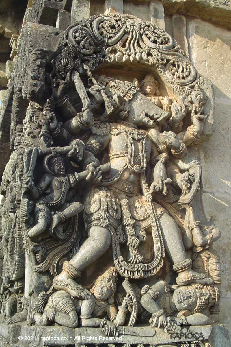 Carvings on the outer walls of Chennakeshava Temple 