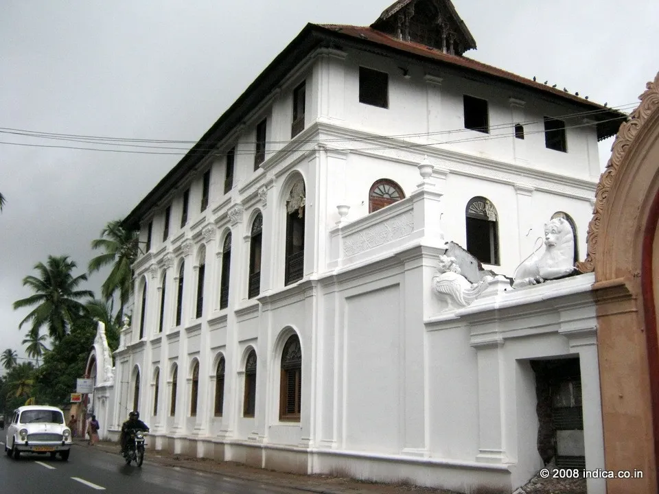 A street in Trivandrum (Thiruvananthapuram) , the capital of Kerala