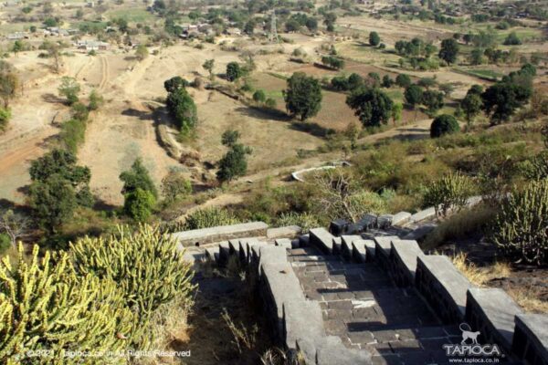 Trek path to Bedse Caves