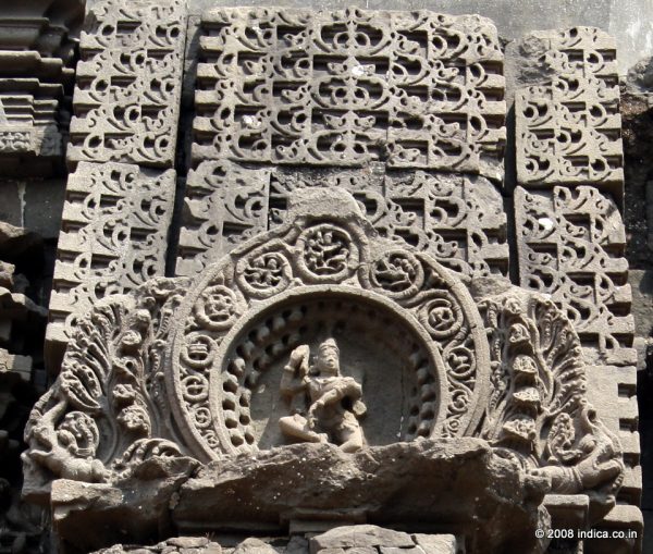 Motifs on the roof
