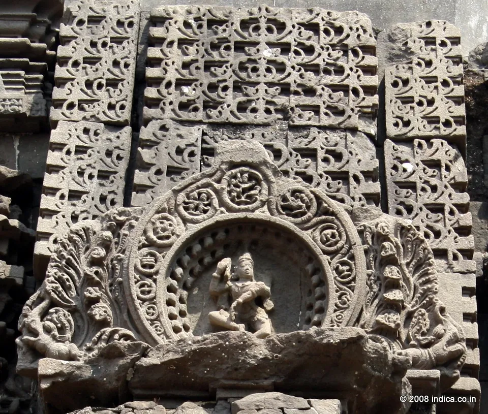 Motifs on the roof