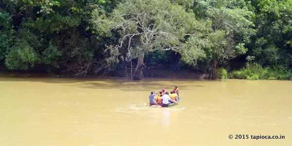 Boat to Kuruva Island