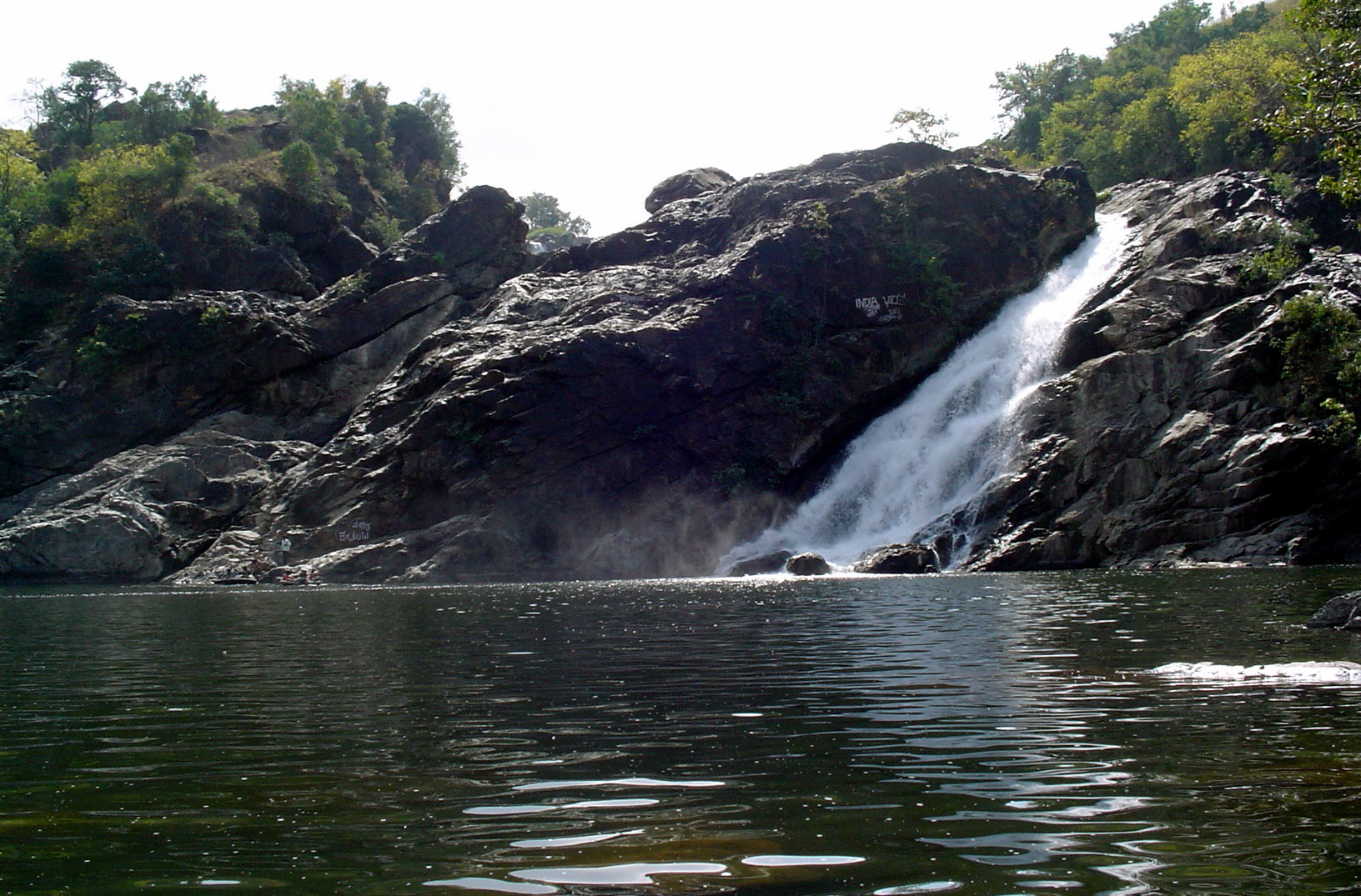 Barachukki and Gaganachukki are twin falls located at Shivanasamudra, some 125km south of Bangalore, near to Mysore