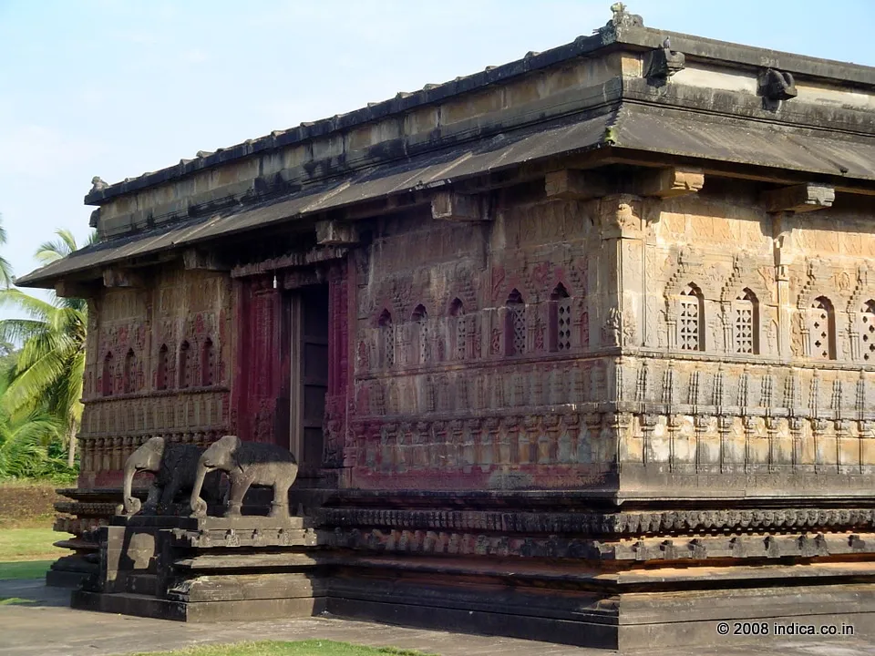 Ikkeri Temple, the elephant balustrades at the porch. 