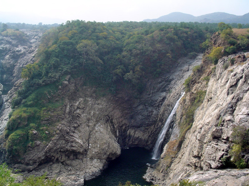 Gaganachukki Falls into a deep gorge. This of one of the twin falls at Shivanasamudram. The other being Barachukki.