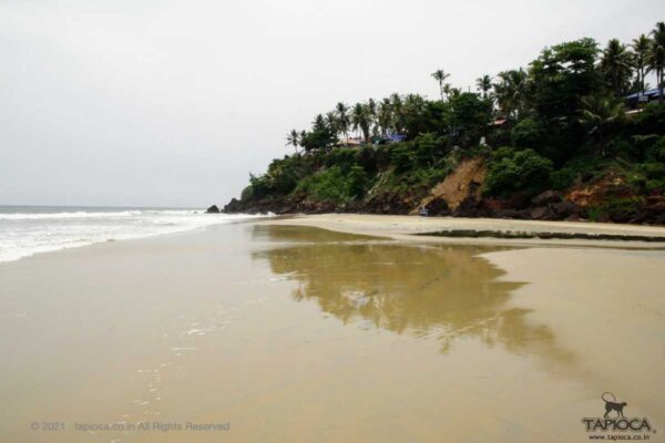Cliff that overlooks the beach in Varkala
