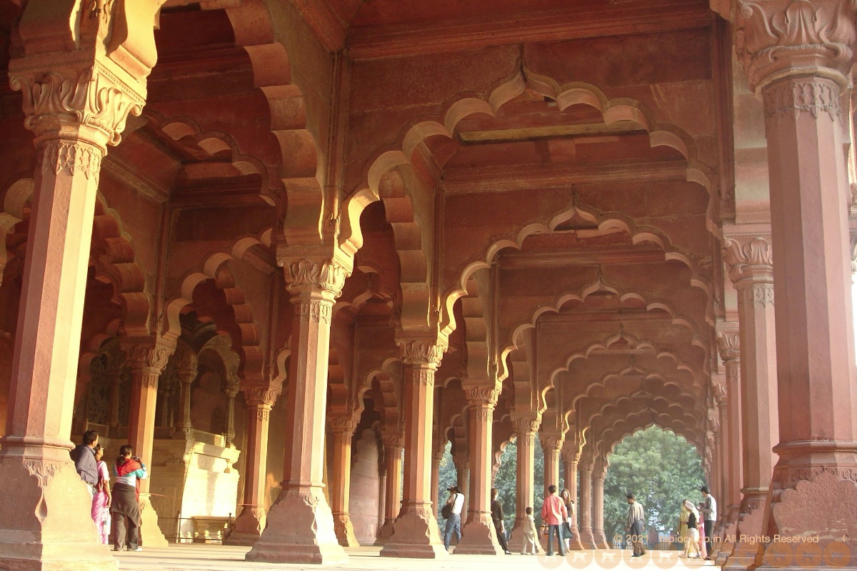The open hall of Diwan-i-Am in Red Fort