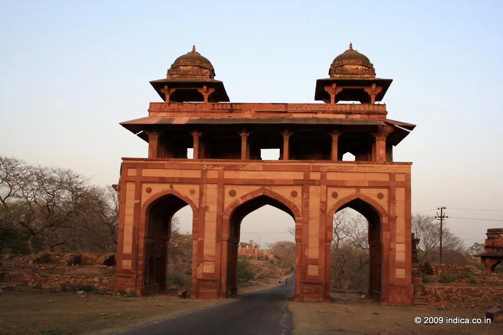 Naubat Khana on the way to Fatehpur Sikri