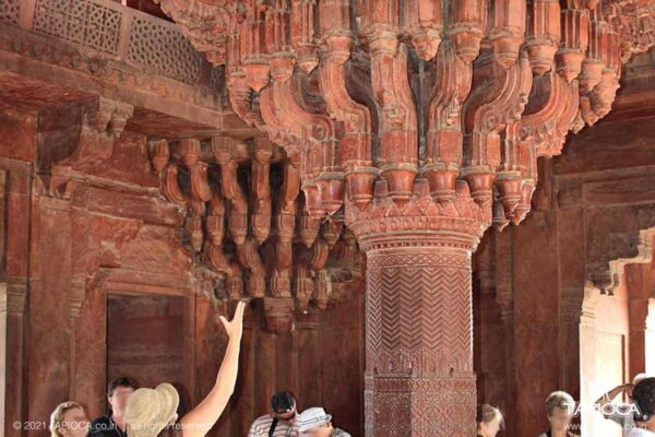 Unitary Pillar inside the Diwani-i-Khas