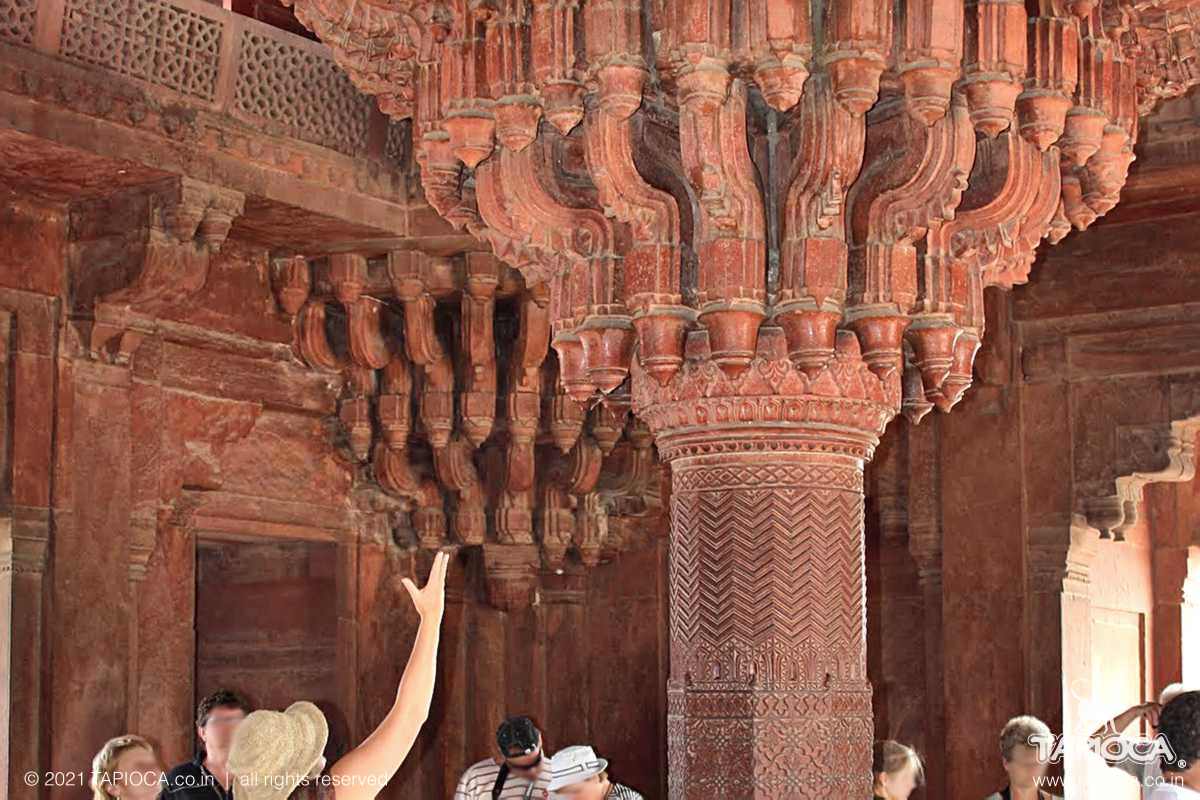 Unitary Pillar inside the Diwani-i-Khas