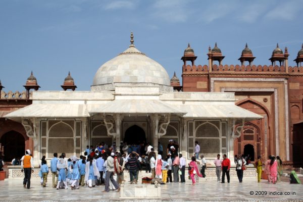 Tomb of Salim Chisti located inside the Jama Masjid complex