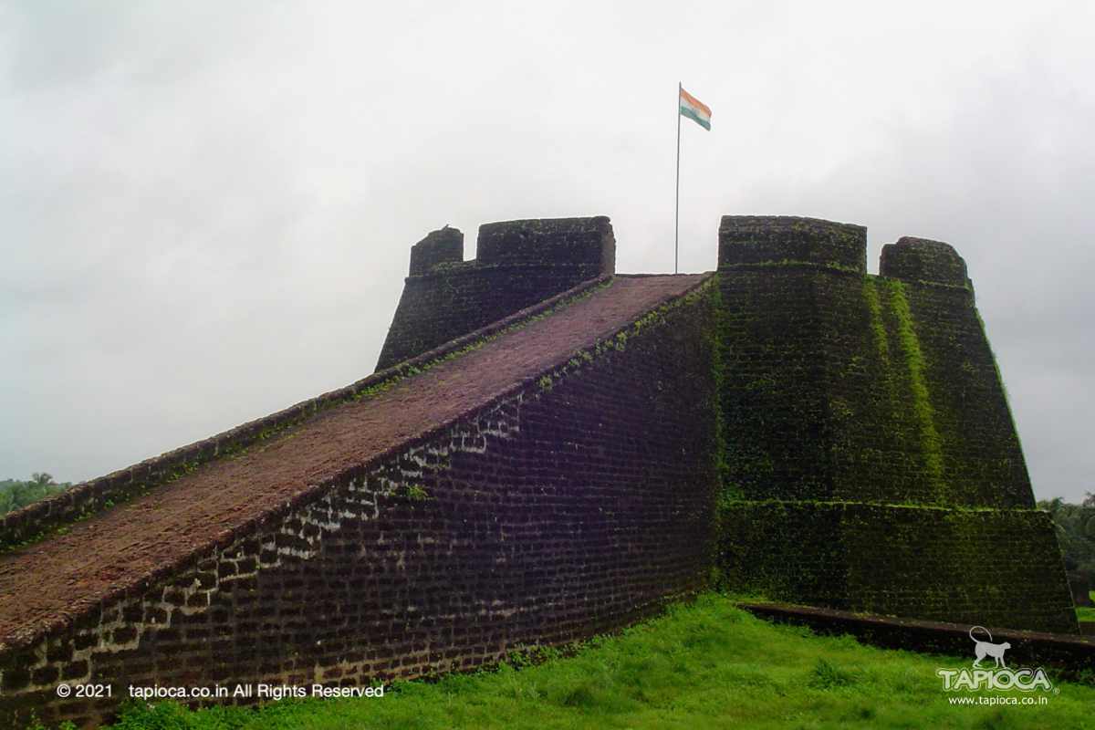 A climb to the top offers a great view of the sea, over the fort walls.