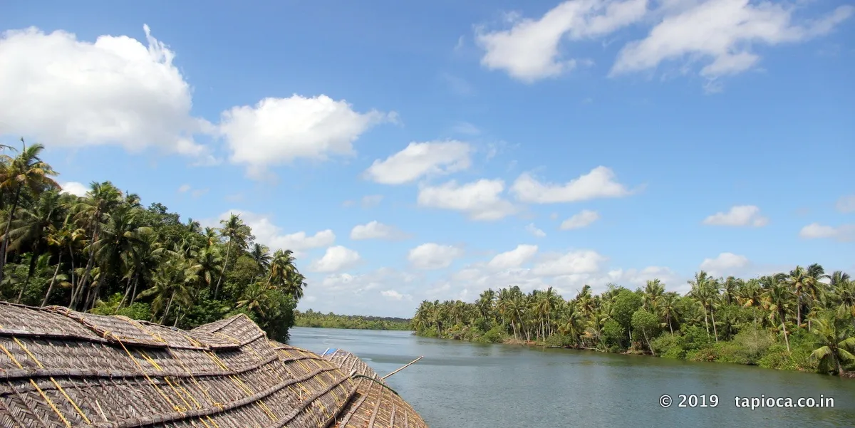 Houseboat in Ashtamudi Lake