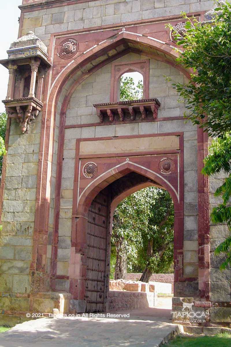 Arab Serai was a workers shelter area near the Humayun's' Tomb and Garden 