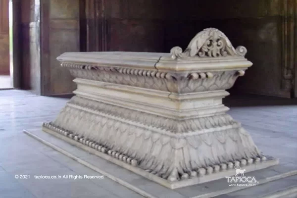 Safdarjung's Tomb inside the sandstone and marble mausoleum in Delhi